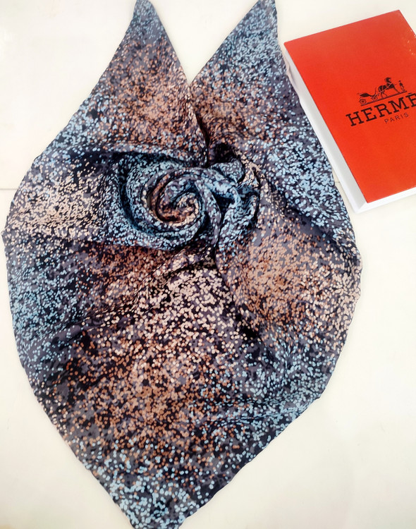 روسری دخترانه نخ دستدوز قواره 90کیفیت عالی 137تومان عمده موجوده