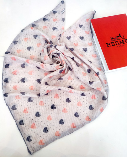 روسری دخترانه نخ دستدوز قواره 90کیفیت عالی 137تومان عمده موجوده