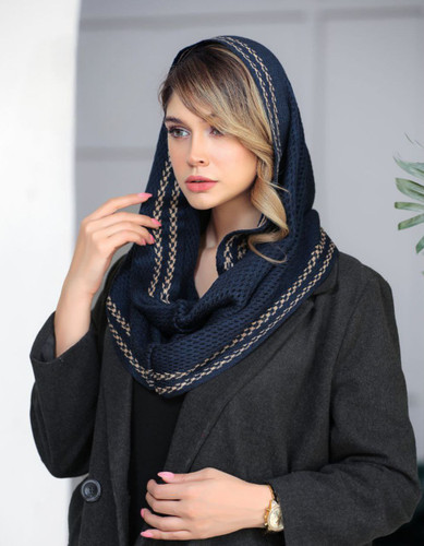 رنگ سورمه ای با خط طلایی