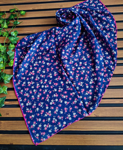 روسری کرپ نخ درجه یک دستدوز قواره ۹۵ قیمت ۱۸۹ تومان