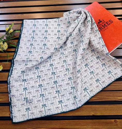 روسری نخی دستدوز کیفیت عالی قواره ۱۱۰ قیمت ۱۹۵ تومان