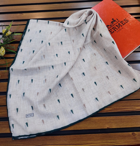 روسری نخی دستدوز کیفیت عالی قواره ۱۱۰ قیمت ۱۹۵ تومان