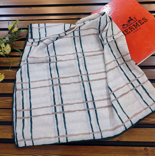 روسری نخی دستدوز کیفیت عالی قواره ۱۱۰ قیمت ۱۹۵ تومان