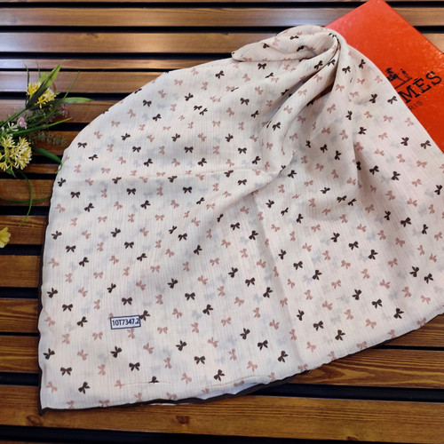 روسری نخی دستدوز کیفیت عالی قواره ۱۱۰ قیمت ۱۹۵ تومان