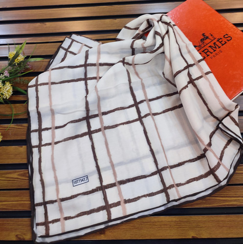 روسری نخی دستدوز کیفیت عالی قواره ۱۱۰ قیمت ۱۹۵ تومان