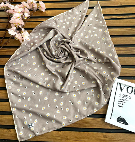 روسری نخ درجه یک دستدوز قواره 95 قیمت تک 189تومان