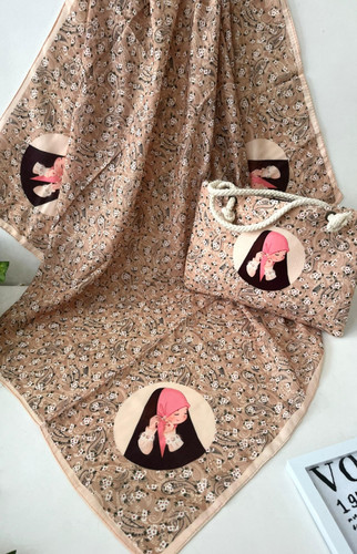 ست روسری و کیف دخترانه روسری نخ قواره ۹۰ کیف مخمل ابعاد ۲۰ در۲۷ قیمت ۲۱۷ تومان