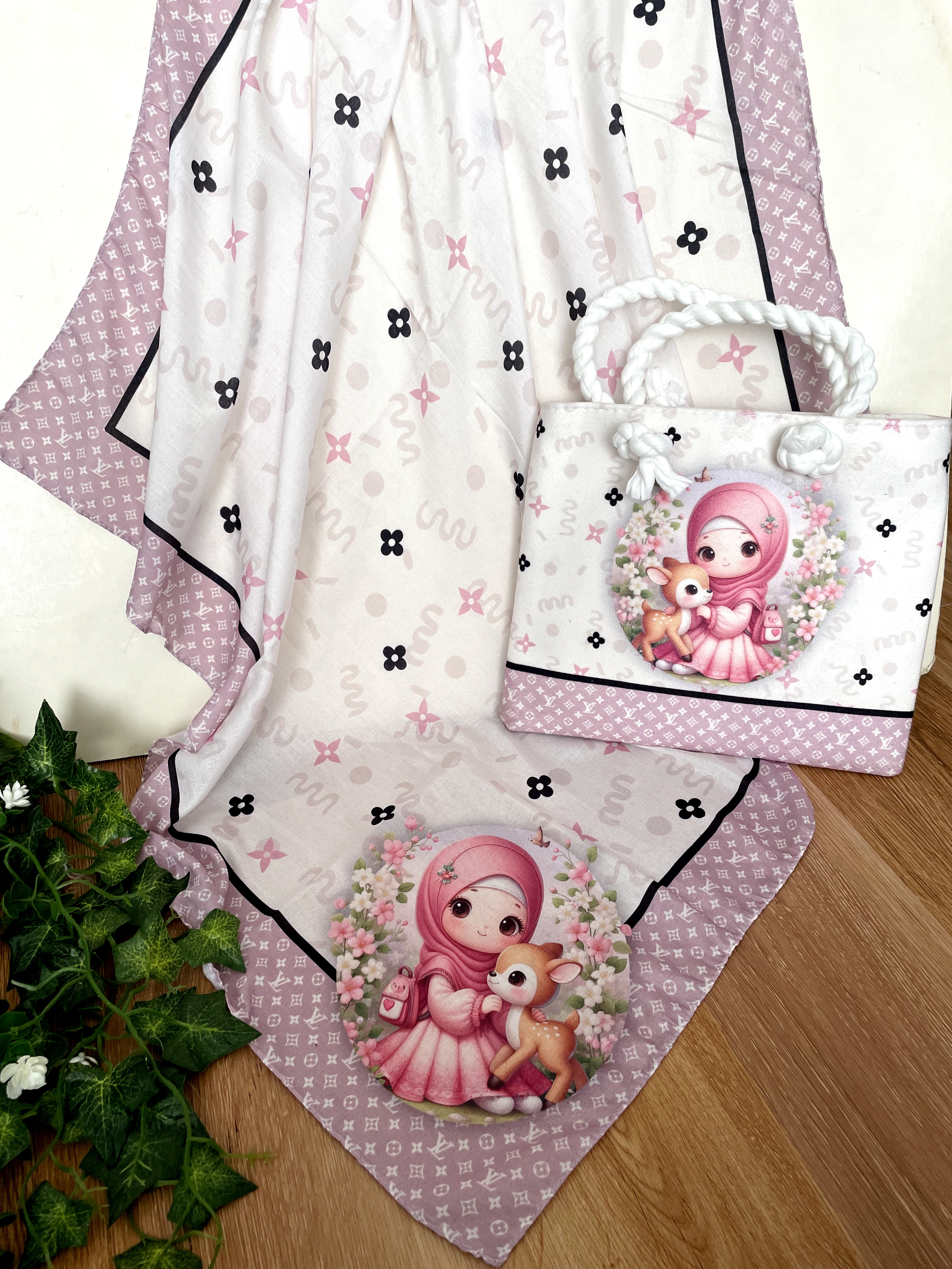ست روسری و کیف روسری نخ قواره 90 کیف مخمل درجه یک قسمت 398تومان